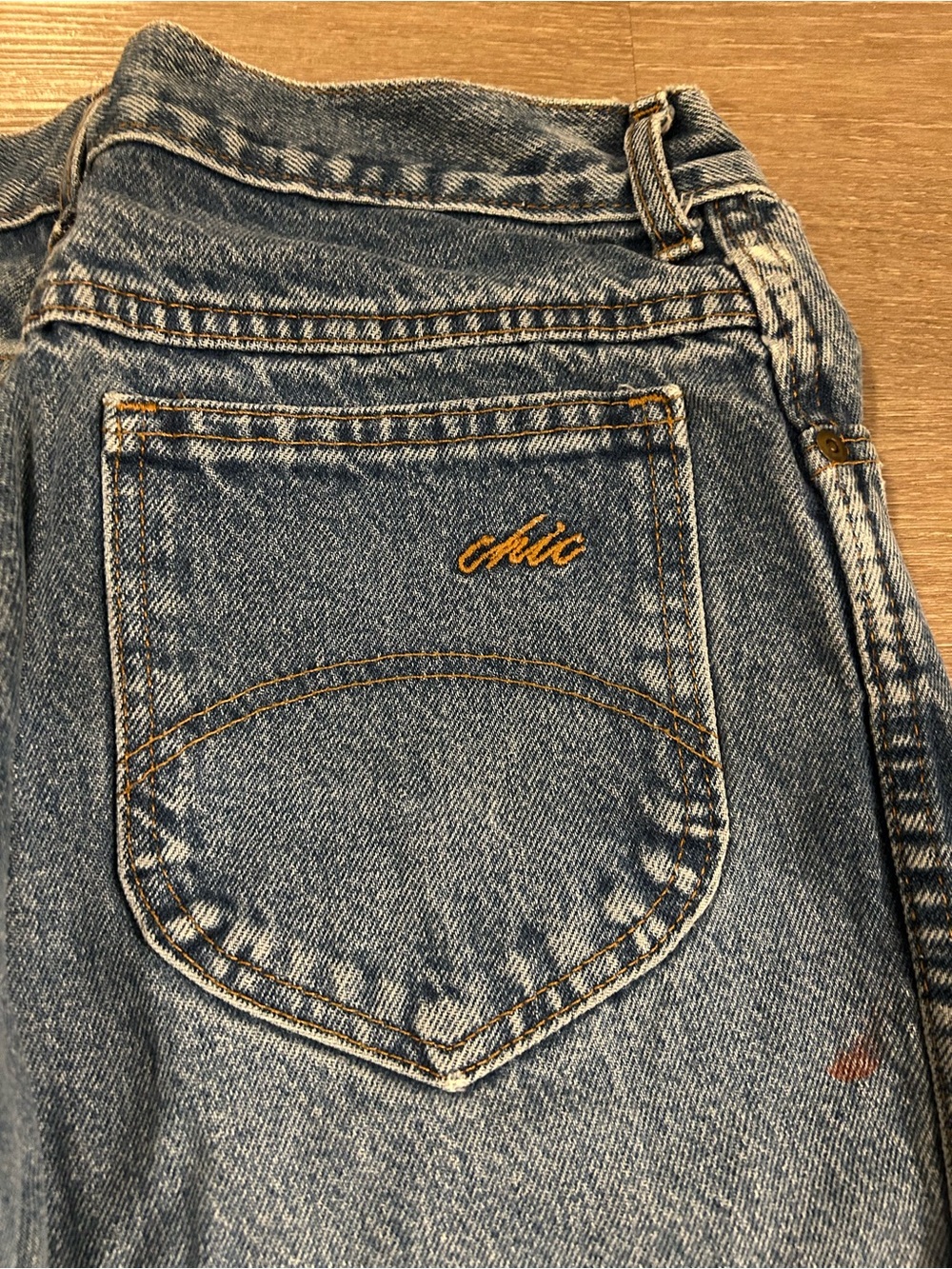 VTG Chic High Waisted Tapered Leg Mom Jeans 26x28 Distressed Paint Splatter Auth